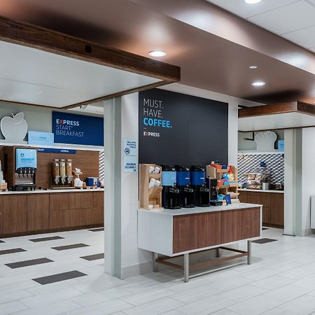 Holiday Inn Express & Suites- Sugar Land Se - Missouri City By Ihg Екстериор снимка