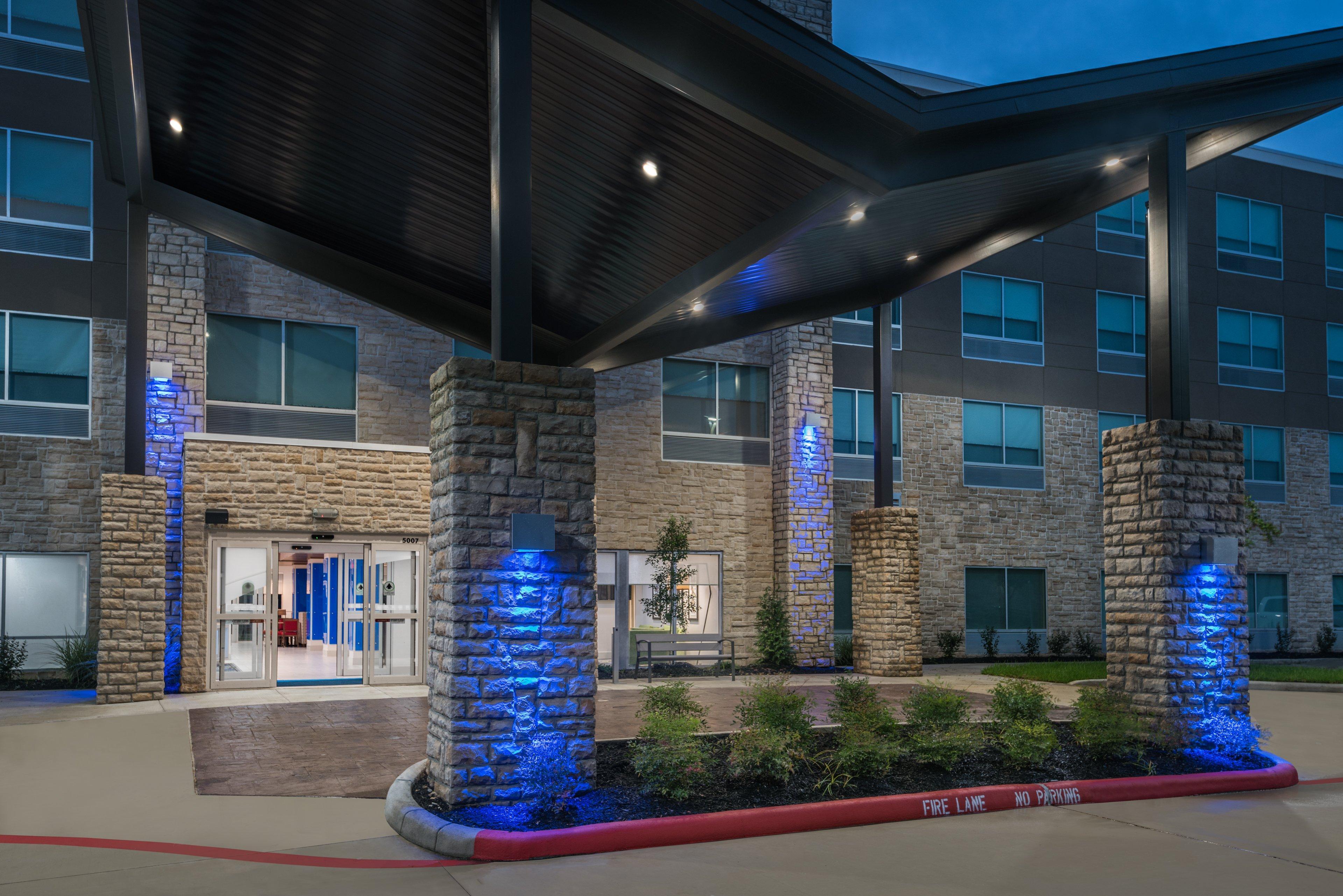 Holiday Inn Express & Suites- Sugar Land Se - Missouri City By Ihg Екстериор снимка